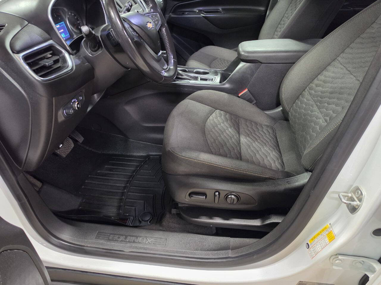 Used 2020 Chevrolet Equinox LT AWD/4WD image 23
