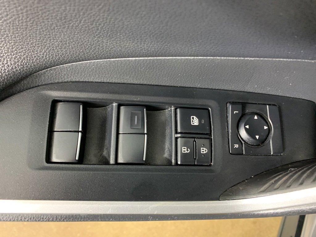 Used 2021 Toyota RAV4 Limited image 17