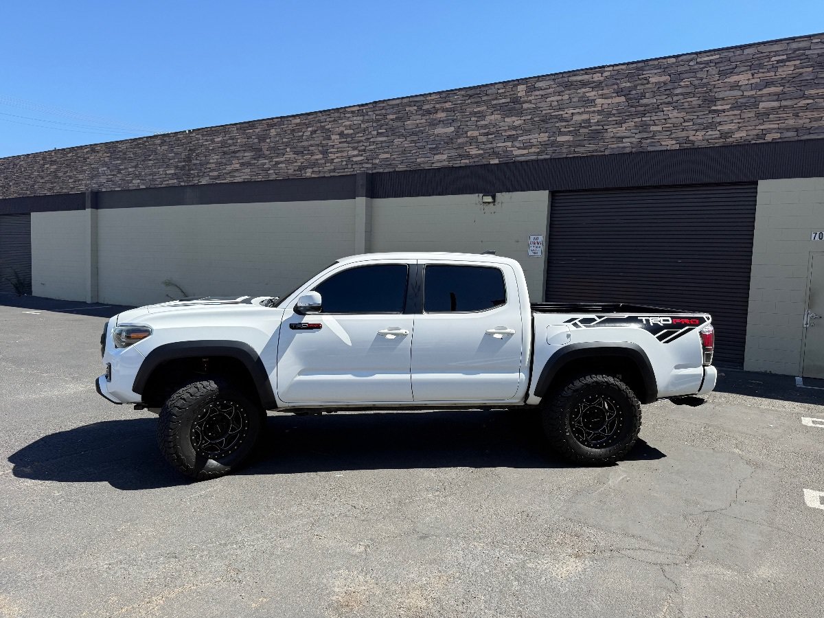 Used 2017 Toyota Tacoma TRD Pro AWD/4WD image 3