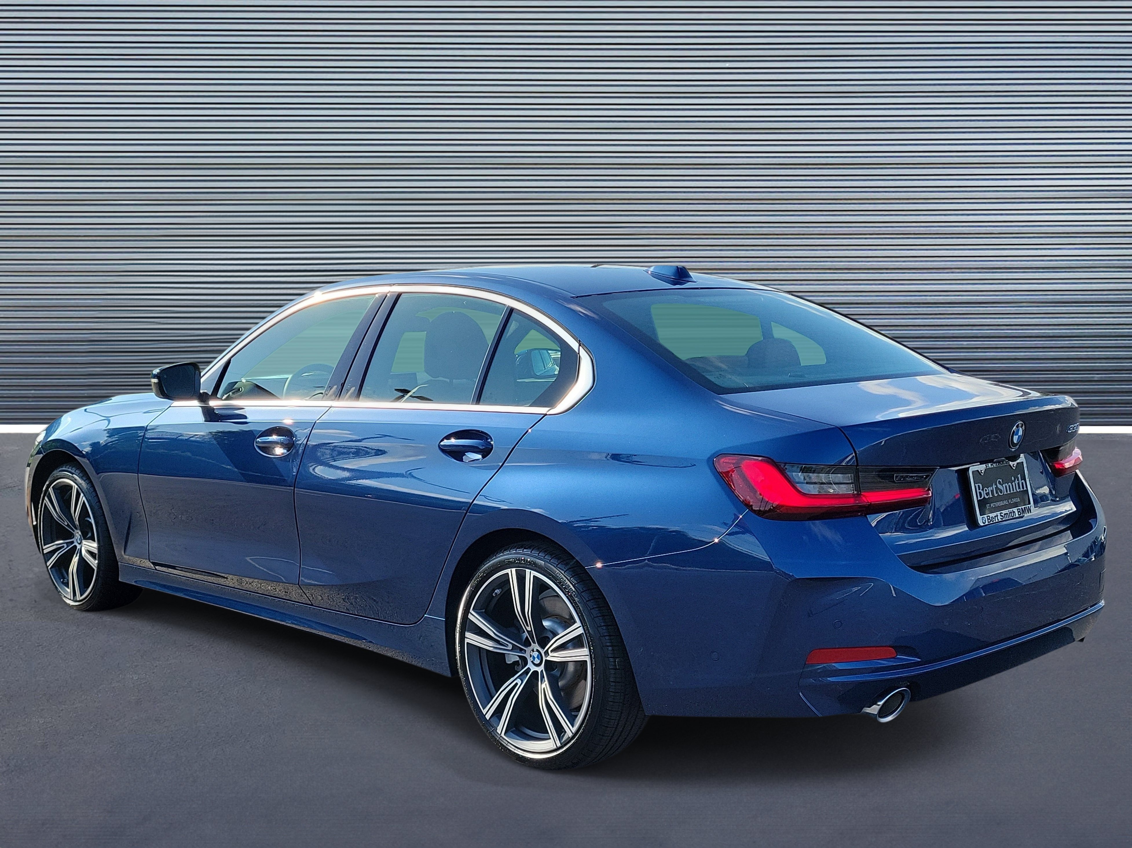 Used 2024 BMW 330i Sedan RWD image 4