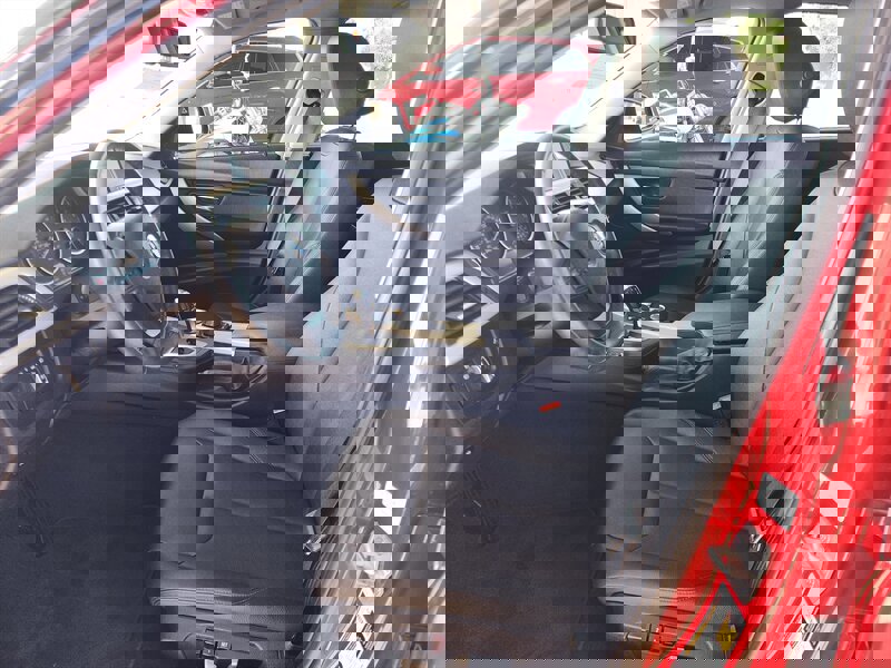 Used 2018 BMW 320i Sedan w/ Convenience Package image 21