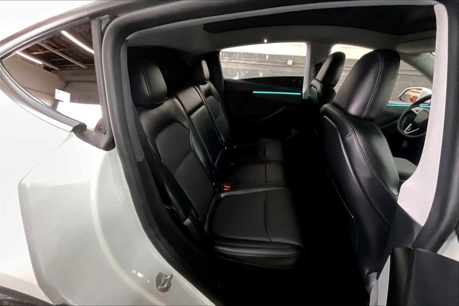 Used 2026 Tesla Model Y 2WD image 29