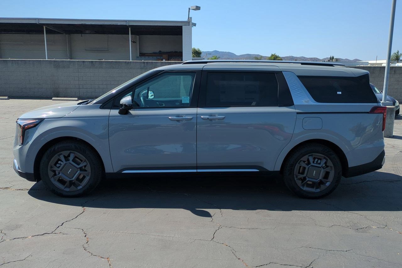 New 2026 Kia Carnival SX image 8