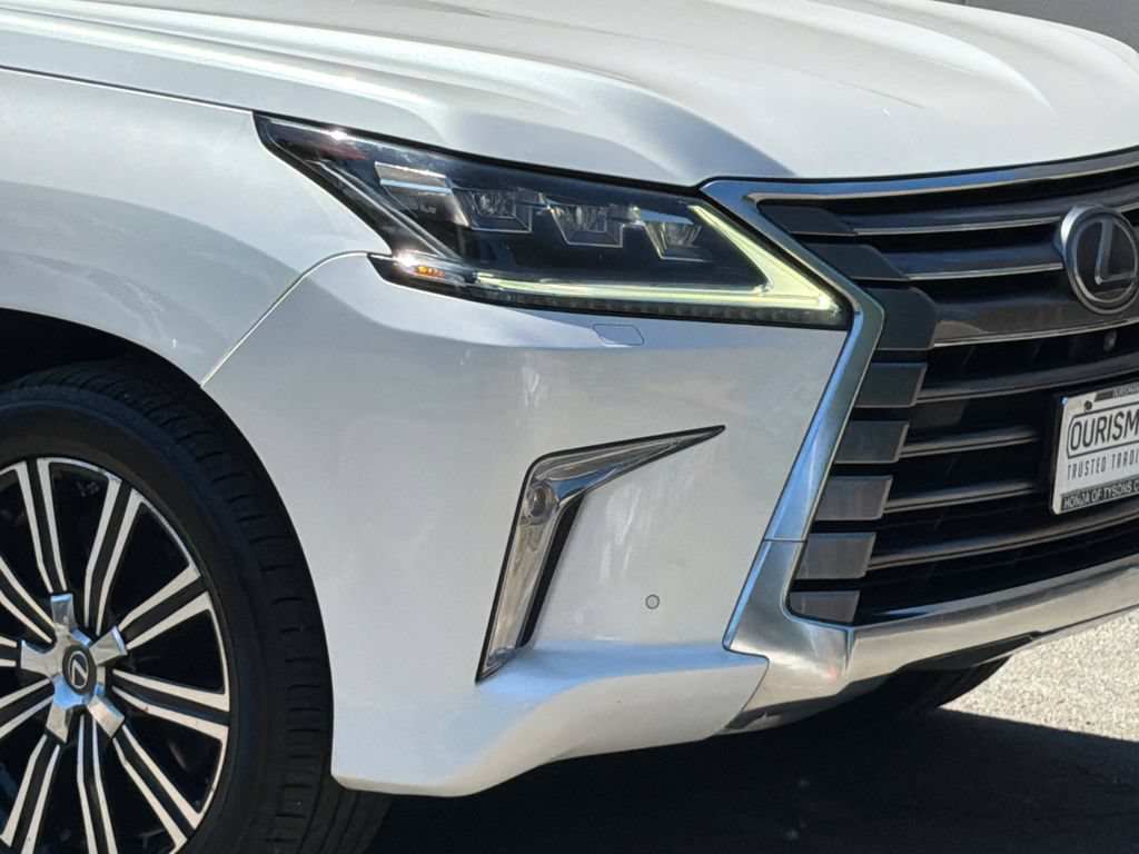 Used 2019 Lexus LX 570 4WD w/ Luxury Package image 2