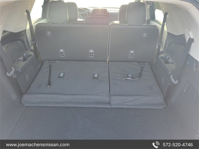 New 2025 Nissan Pathfinder SV w/ Black Appearance Package image 9