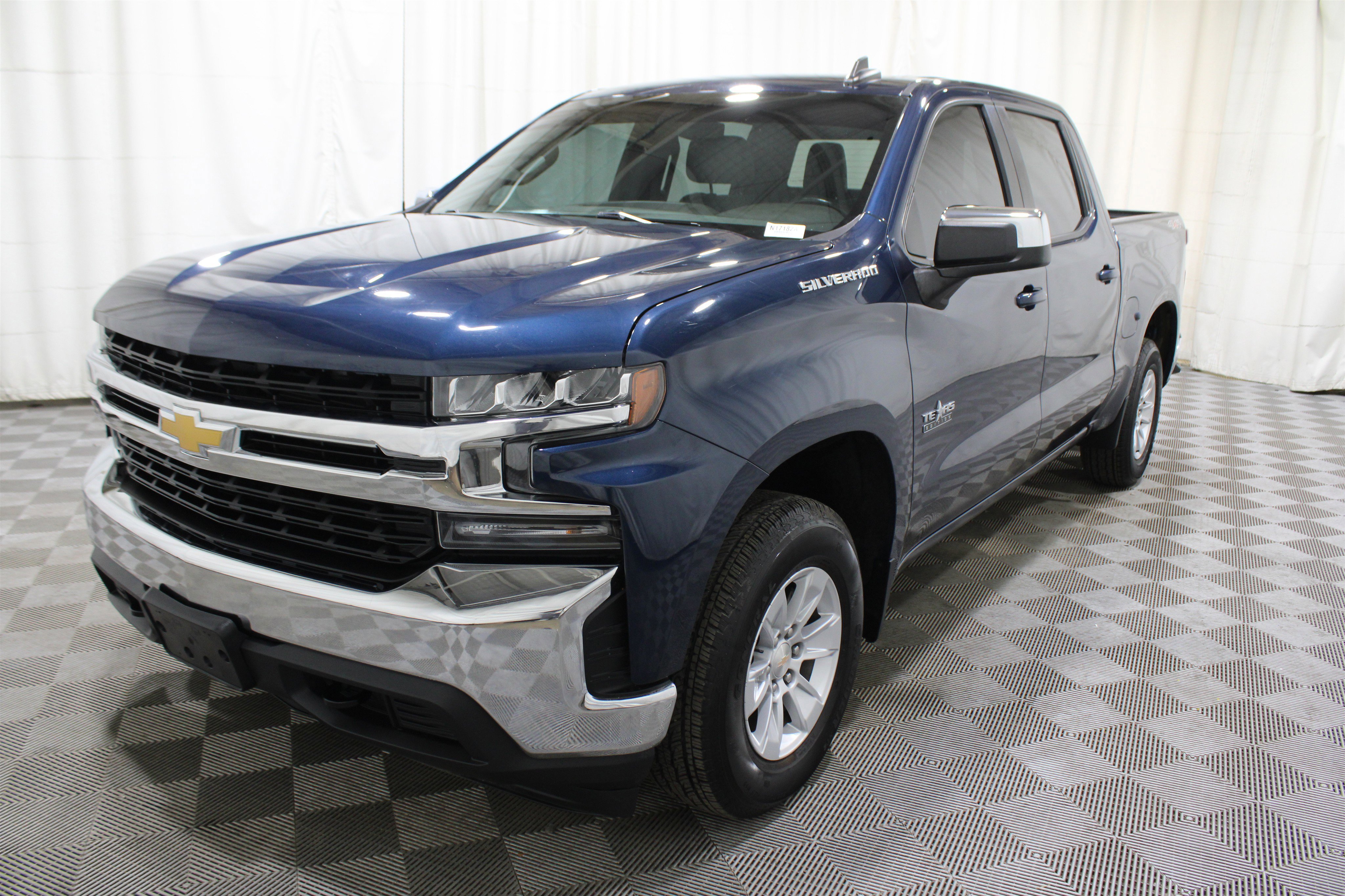 Used 2020 Chevrolet Silverado 1500 LT w/ Texas Edition image 38