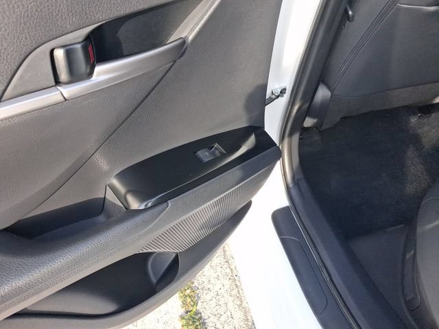 Used 2025 Toyota Camry SE FWD image 10