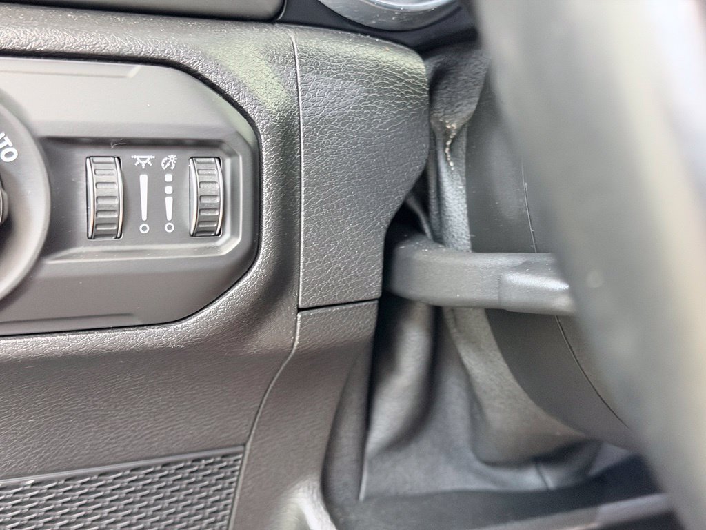 Used 2021 Jeep Gladiator Sport AWD/4WD image 39