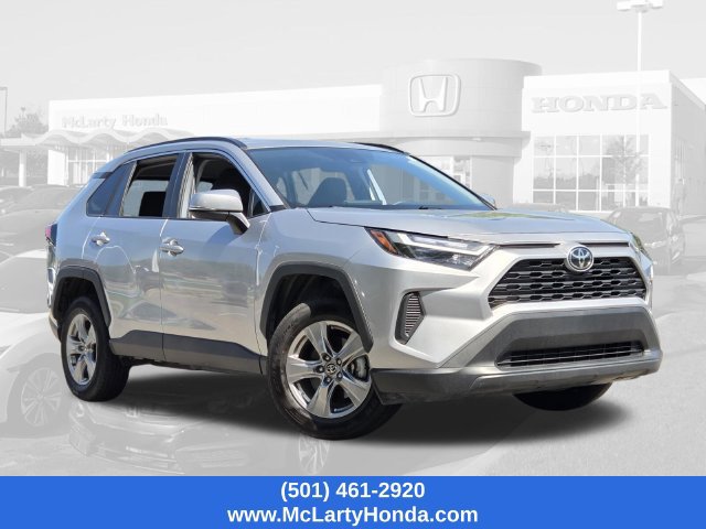 Used 2025 Toyota RAV4 XLE FWD image 19