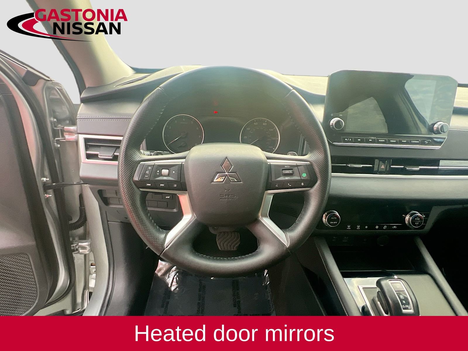 Used 2024 Mitsubishi Outlander SE image 14