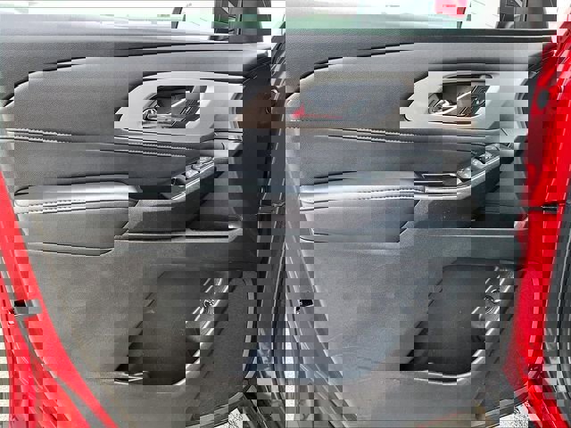 Used 2023 Chevrolet Traverse LT image 9