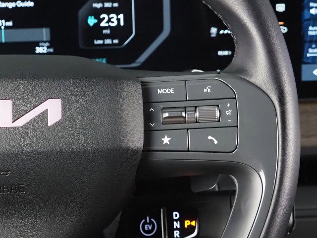 Used 2024 Kia EV9 Land image 23