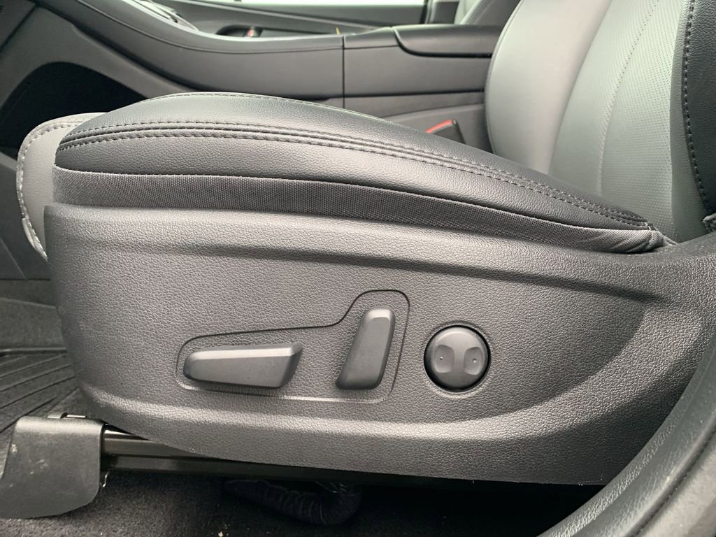 Used 2023 Hyundai Santa Fe SEL w/ Premium Package image 14