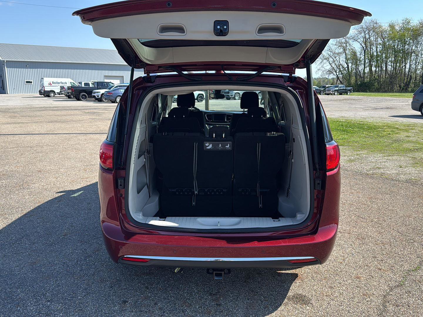 Used 2018 Chrysler Pacifica Touring Plus FWD image 40