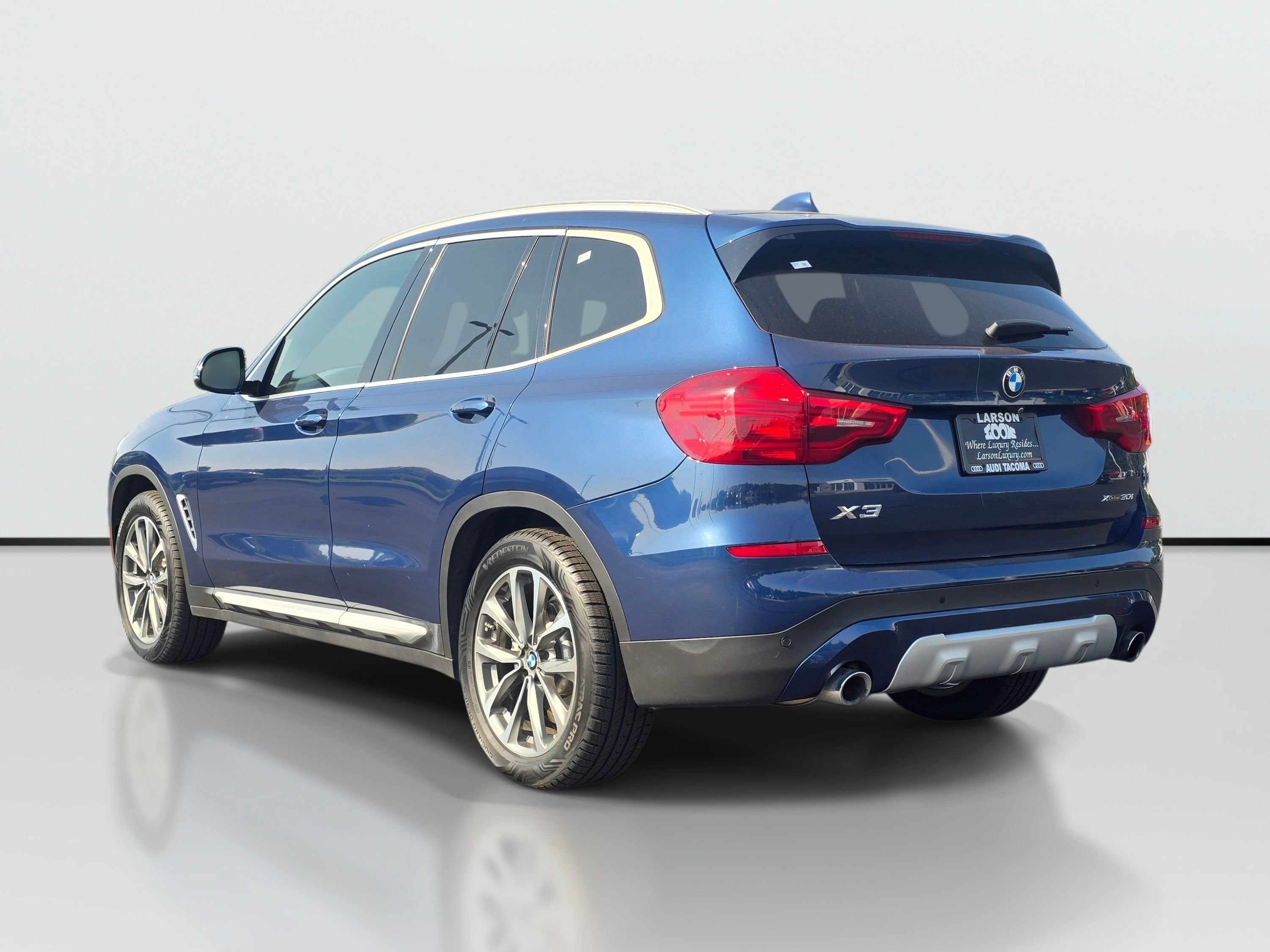 Used 2019 BMW X3 xDrive30i w/ Driving Assistance Package AWD/4WD image 3