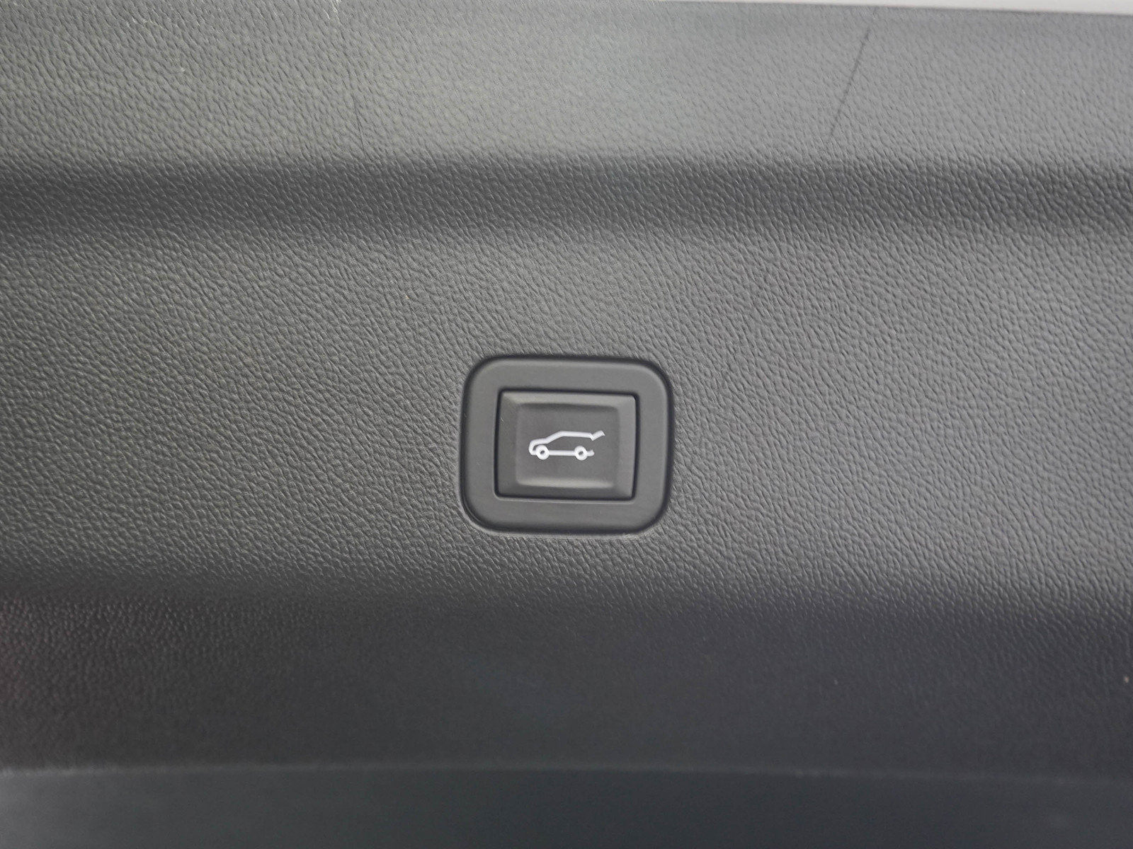 Used 2025 GMC Yukon Denali Ultimate AWD/4WD image 11