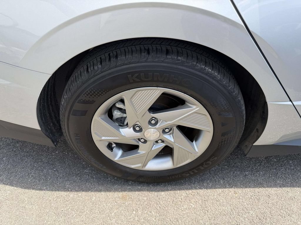 Used 2025 Hyundai Sonata SE FWD image 8