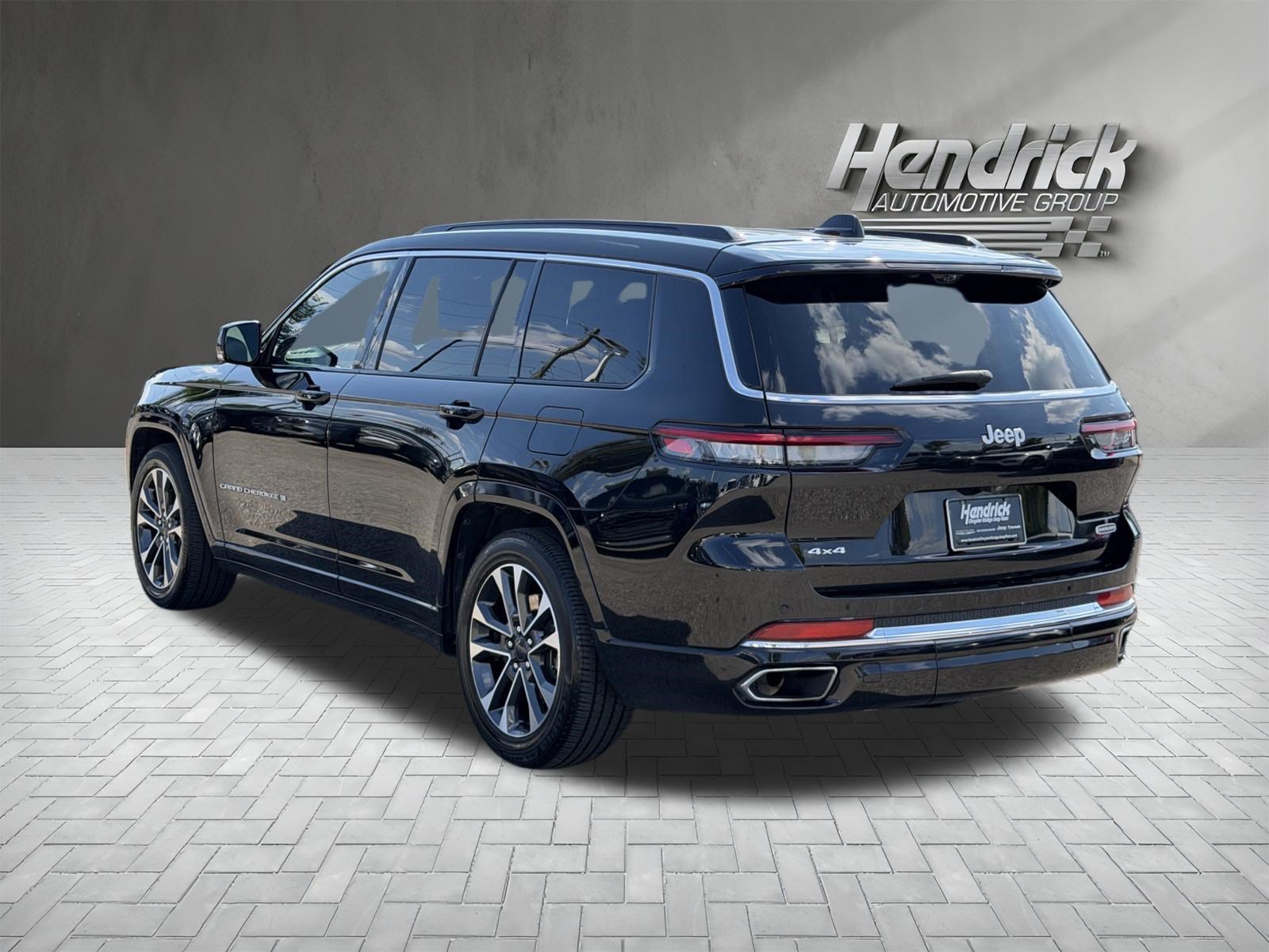 Used 2024 Jeep Grand Cherokee L Overland w/ Advanced Protech Group III AWD/4WD image 8