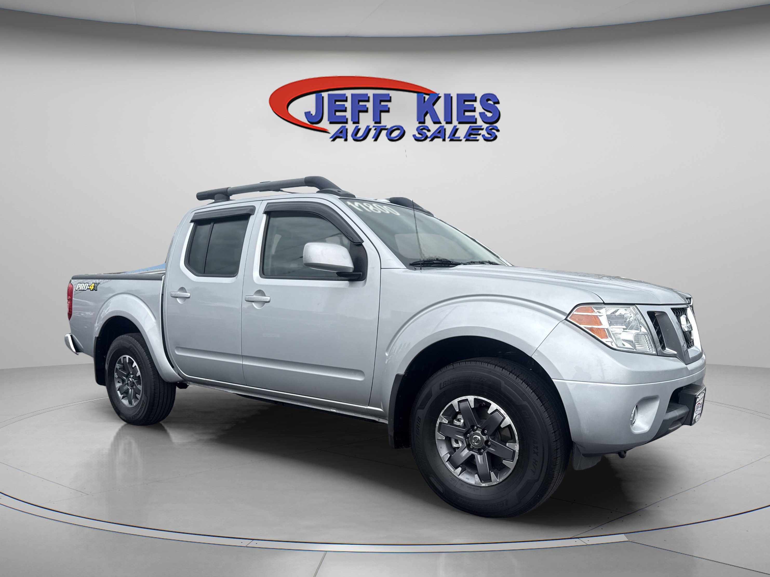 Used 2015 Nissan Frontier PRO-4X w/ Pro-4x Luxury Package AWD/4WD image 3