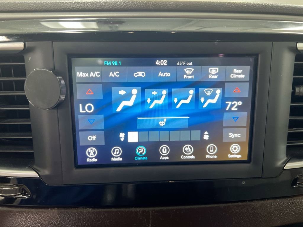 Used 2018 Chrysler Pacifica Touring-L FWD image 16