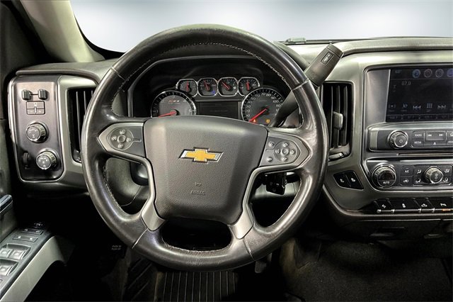 Used 2018 Chevrolet Silverado 1500 LT w/ Midnight Edition image 9