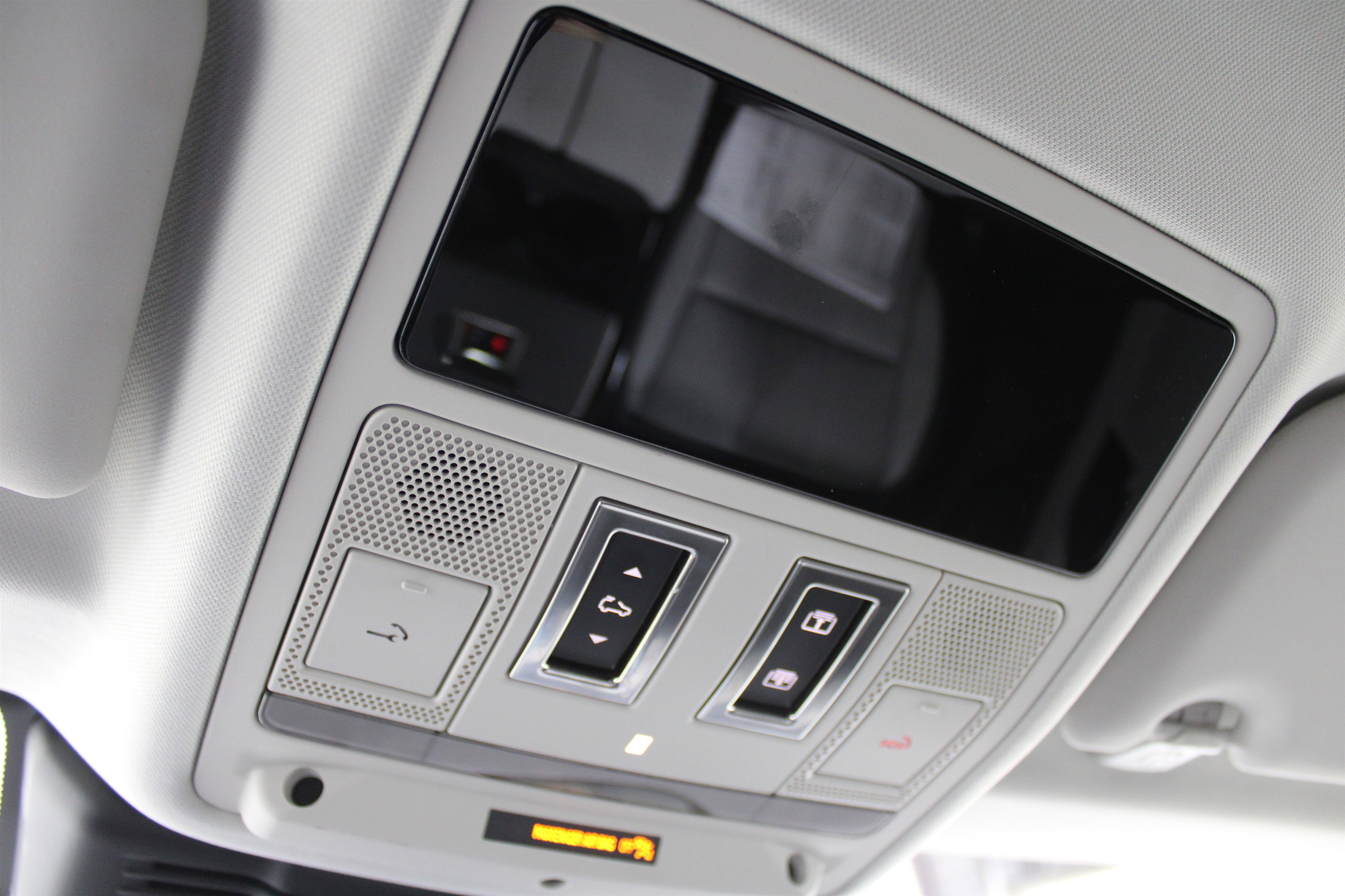 Used 2024 Land Rover Range Rover Evoque Dynamic SE image 17