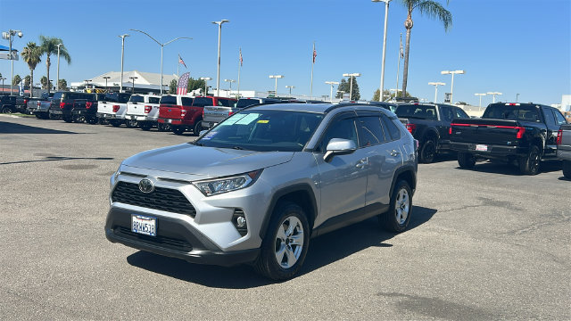 Used 2020 Toyota RAV4 XLE w/ All Weather Liner Package AWD/4WD image 8