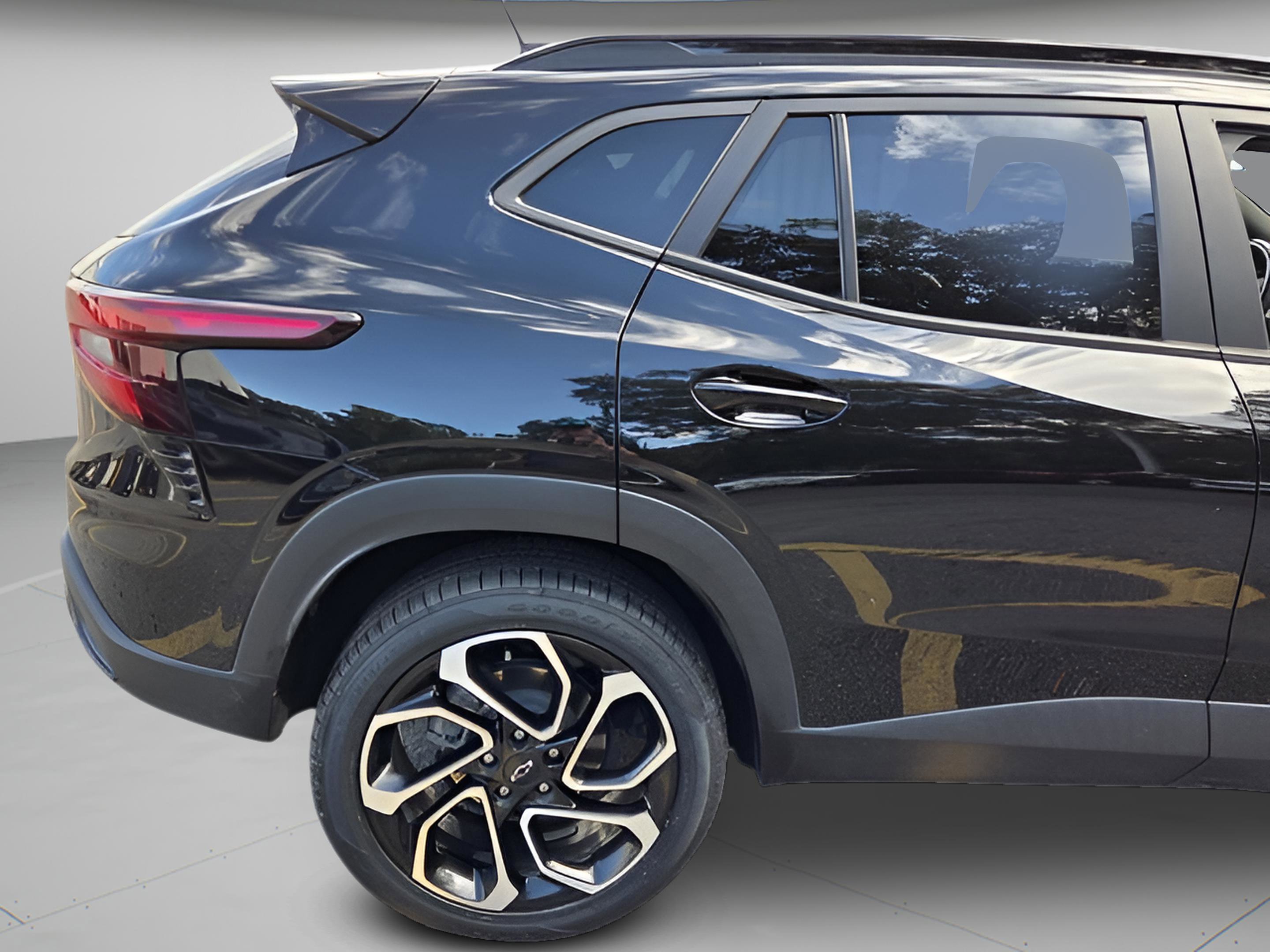 Used 2024 Chevrolet Trax RS image 32