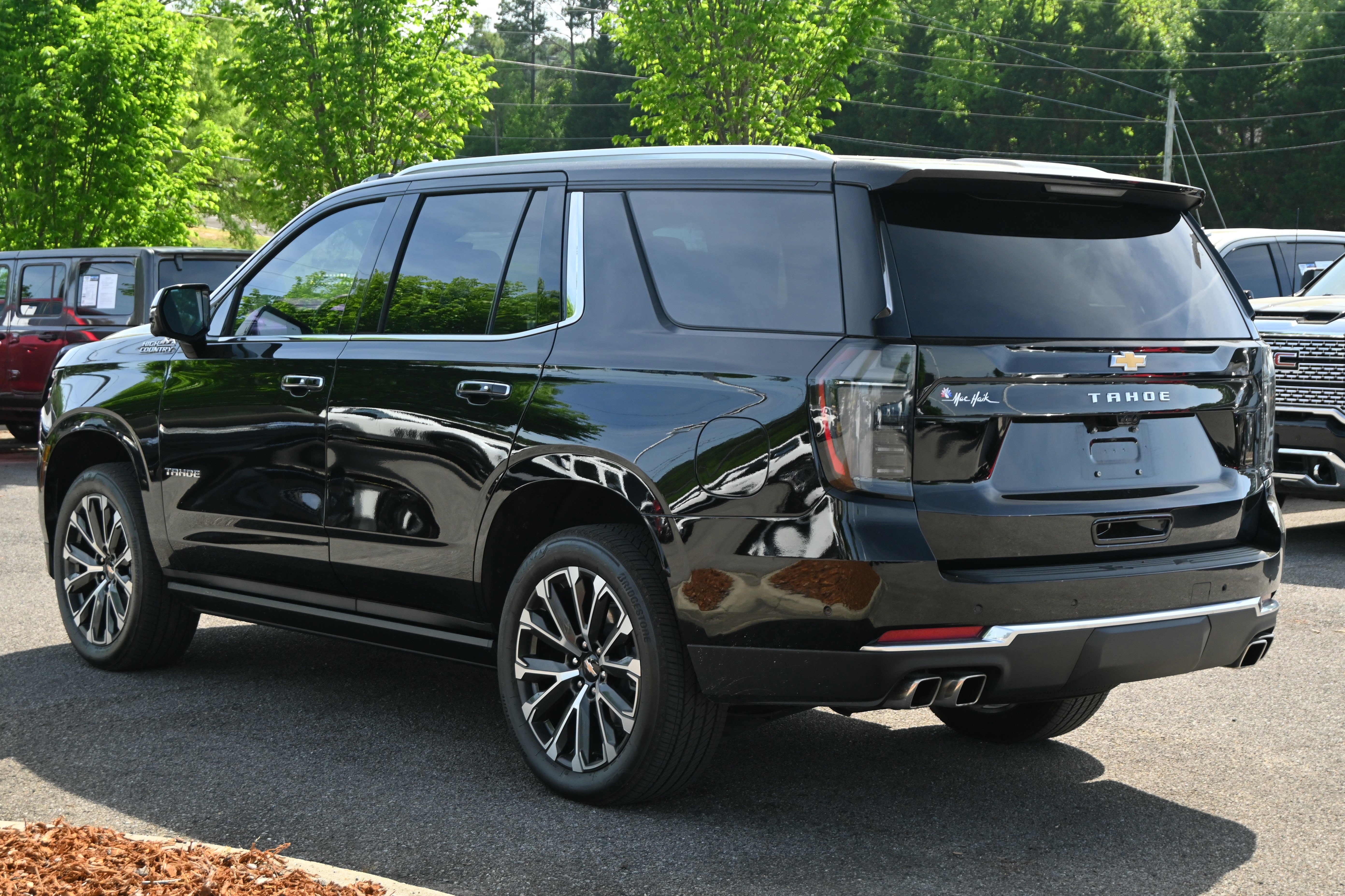 Used 2025 Chevrolet Tahoe High Country image 11