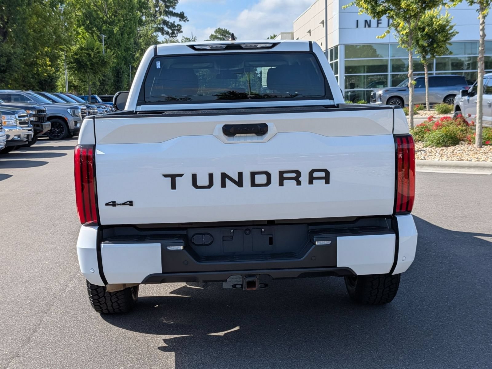 Used 2023 Toyota Tundra SR5 w/ SR5 Convenience Package AWD/4WD image 4