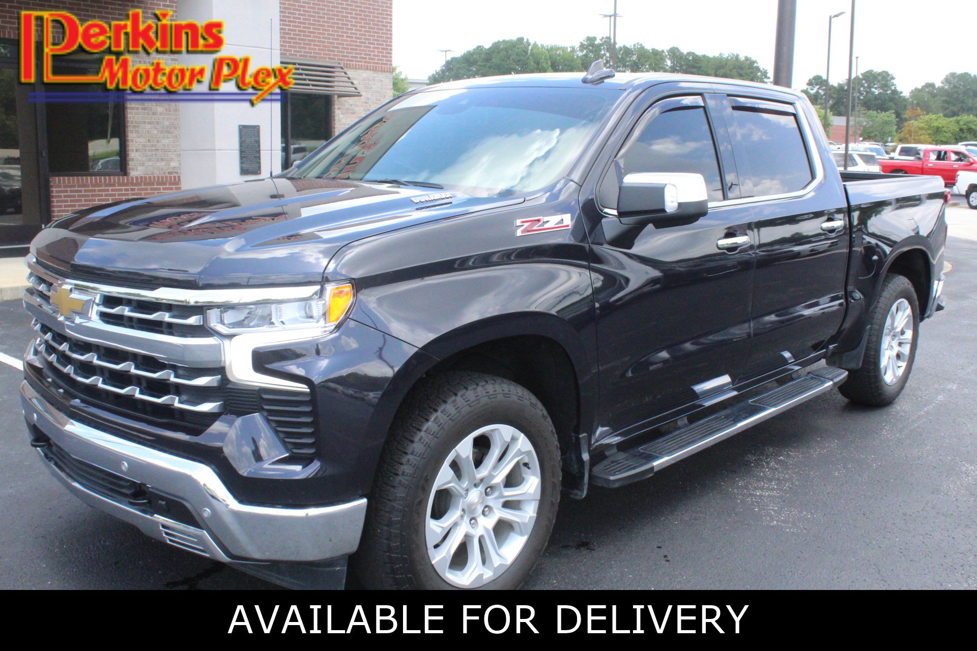 Used 2022 Chevrolet Silverado 1500 LTZ AWD/4WD image 1