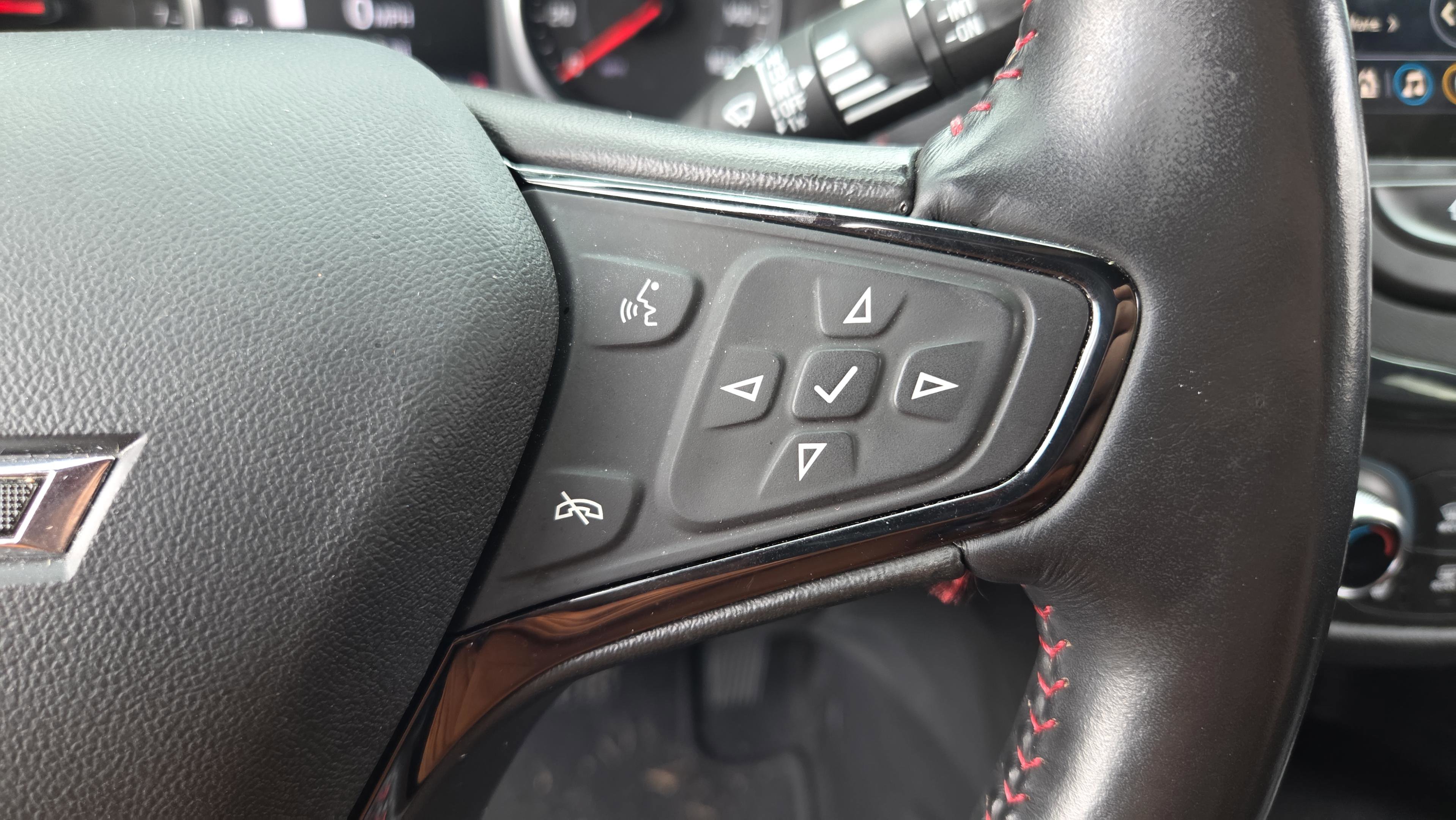 Used 2022 Chevrolet Equinox RS w/ RS Leather Package image 26