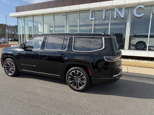 Used 2022 Jeep Grand Wagoneer Series III w/ Rear Seat Video Group 1 image 7