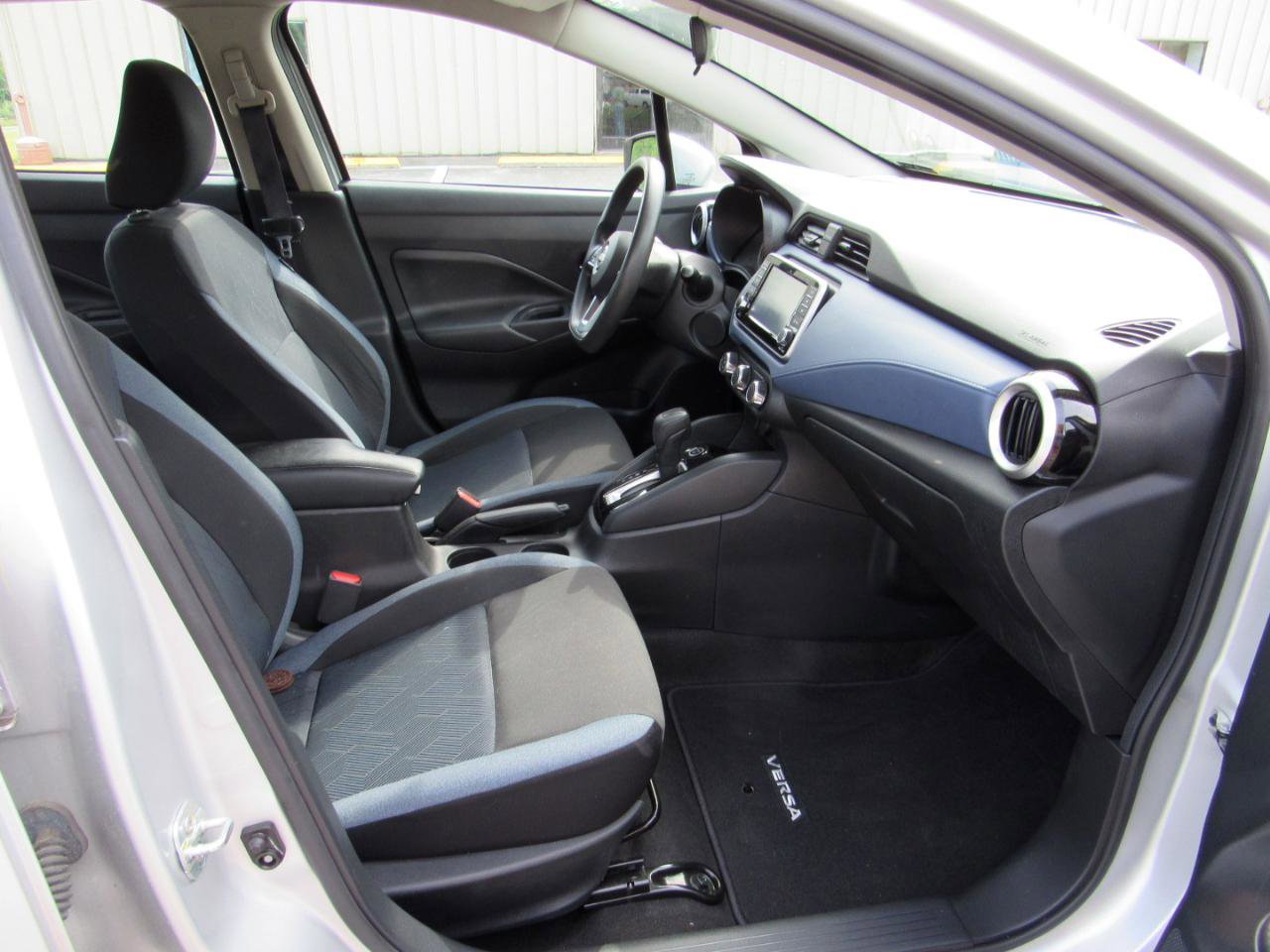 Used 2023 Nissan Versa SV FWD image 8
