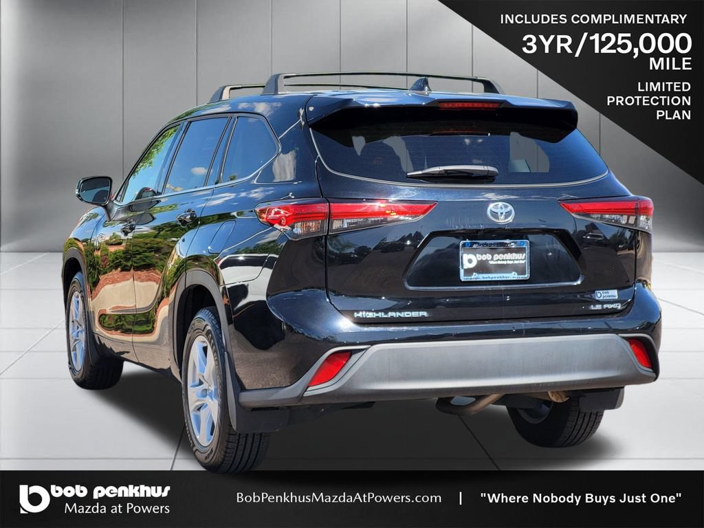 Used 2021 Toyota Highlander LE AWD/4WD image 27
