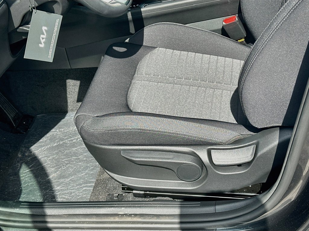 New 2026 Kia K5 LXS FWD image 18