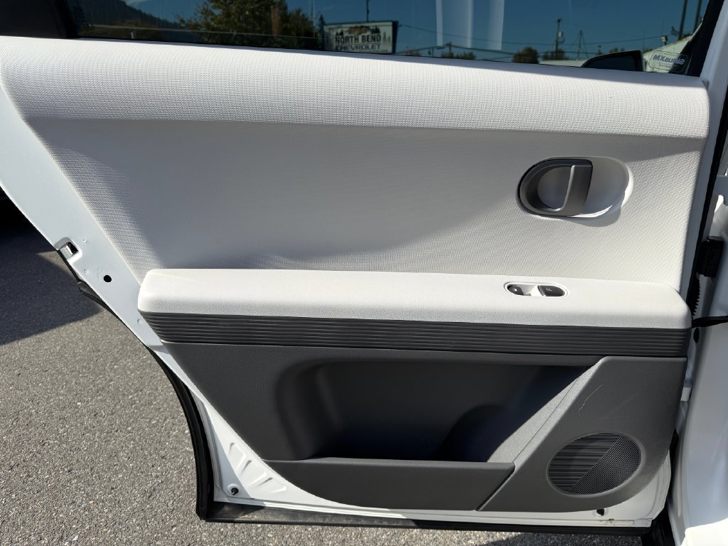 Used 2025 Hyundai Ioniq 5 SEL RWD image 32