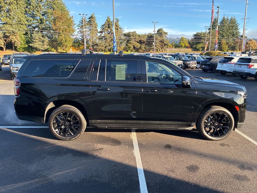 Used 2022 Chevrolet Suburban RST w/ Luxury Package image 8