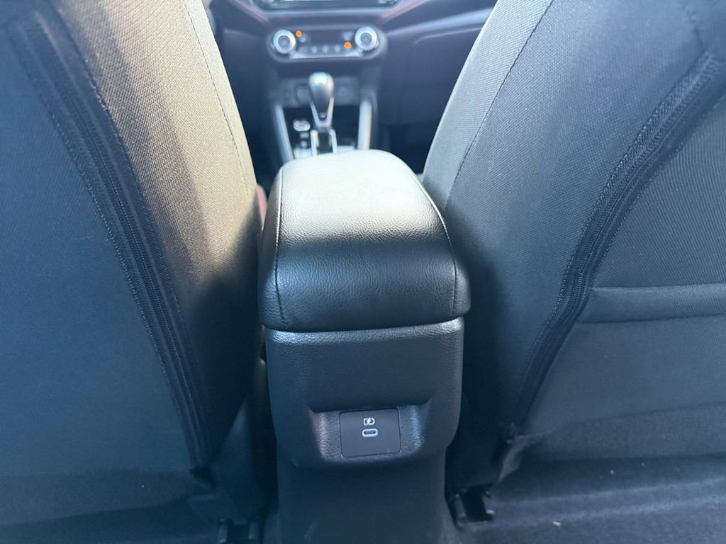 Certified 2025 Nissan Versa SR w/ Trunk Package image 30