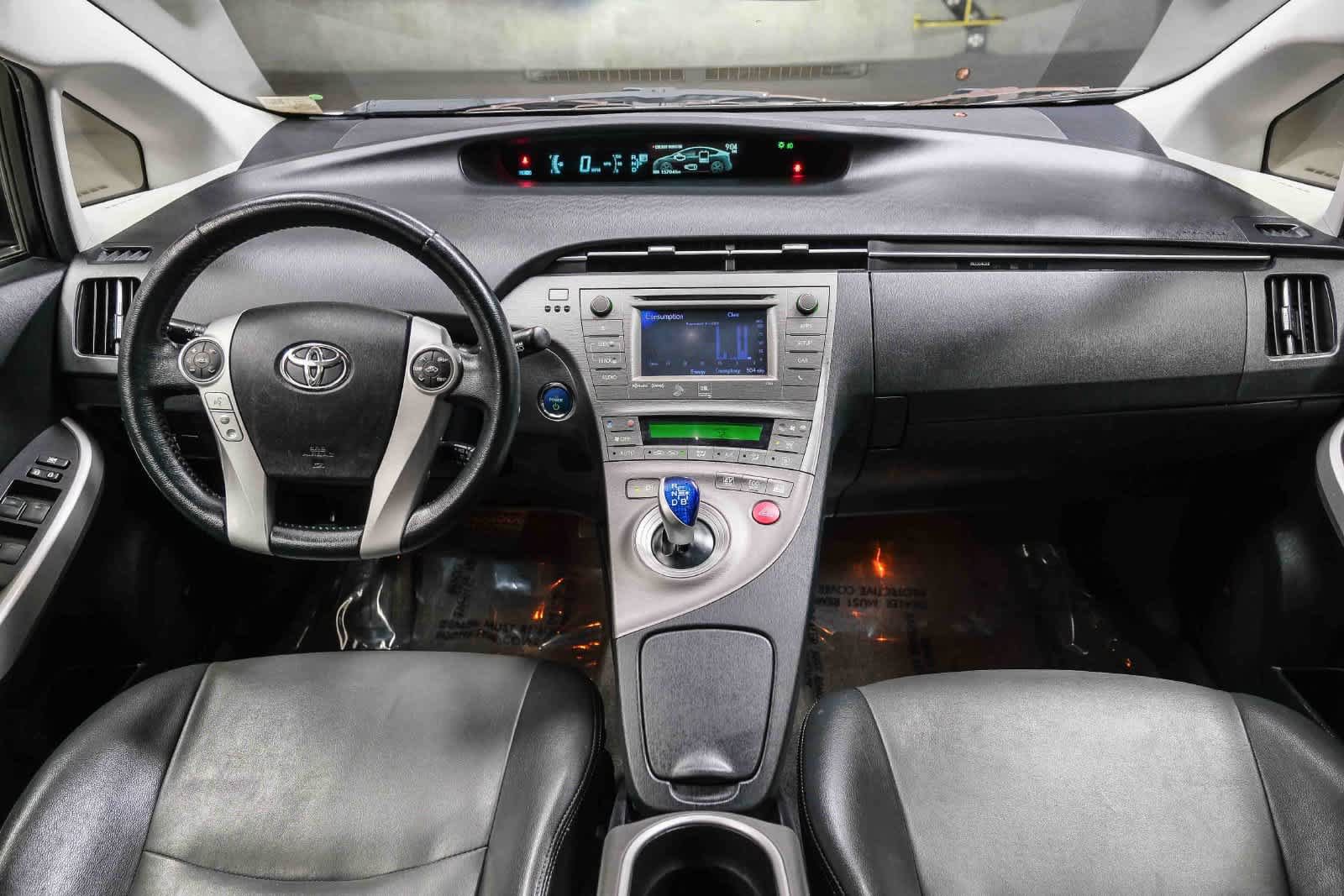 Used 2015 Toyota Prius Five FWD image 15