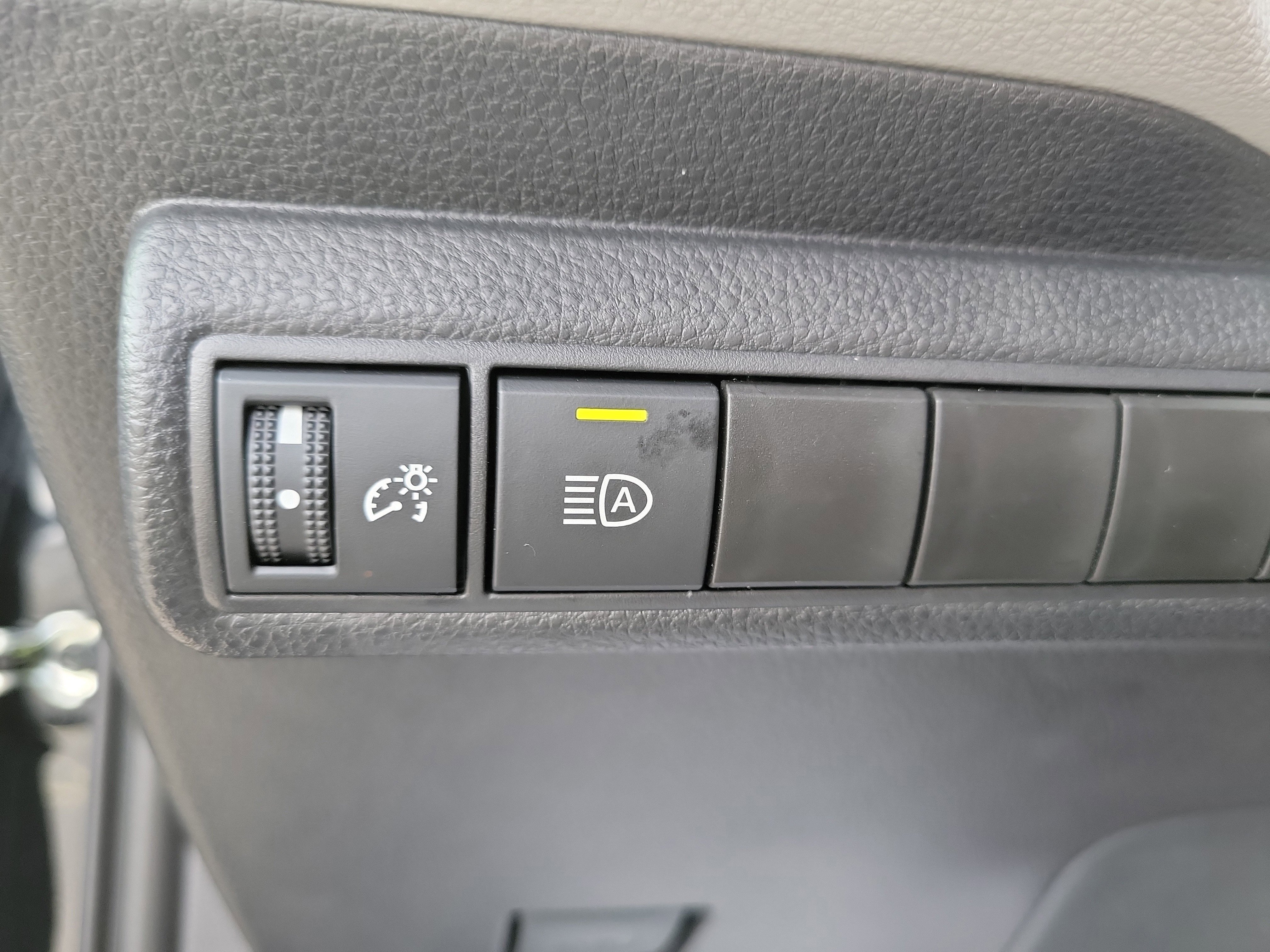 Used 2025 Toyota Corolla LE image 29