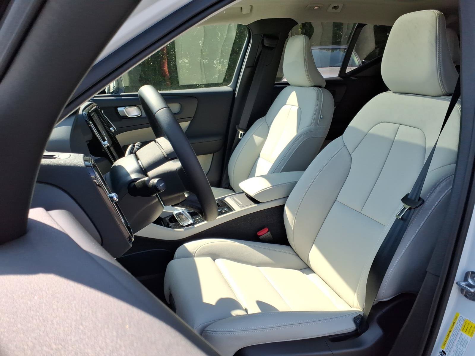 New 2026 Volvo XC40 B5 Plus w/ Protection Package Premier AWD/4WD image 5