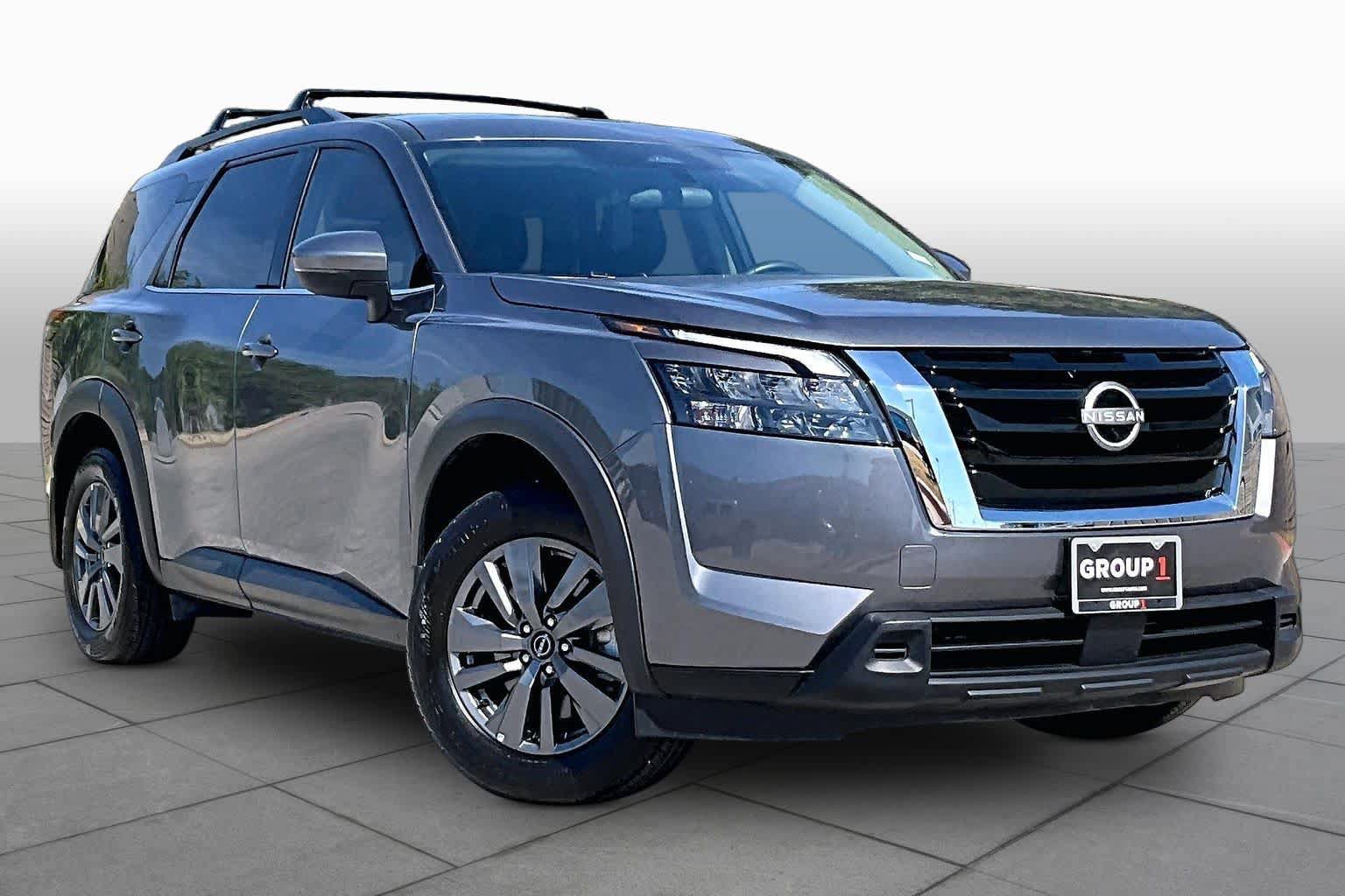 Certified 2025 Nissan Pathfinder SV w/ SV Premium Package FWD image 3