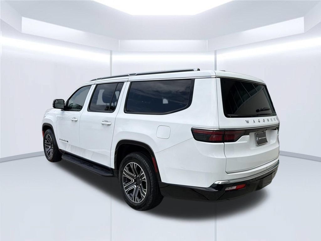 Used 2024 Jeep Wagoneer L Series II RWD image 5