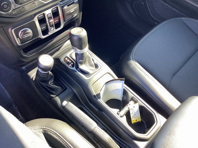 Used 2023 Jeep Wrangler Sport S image 18