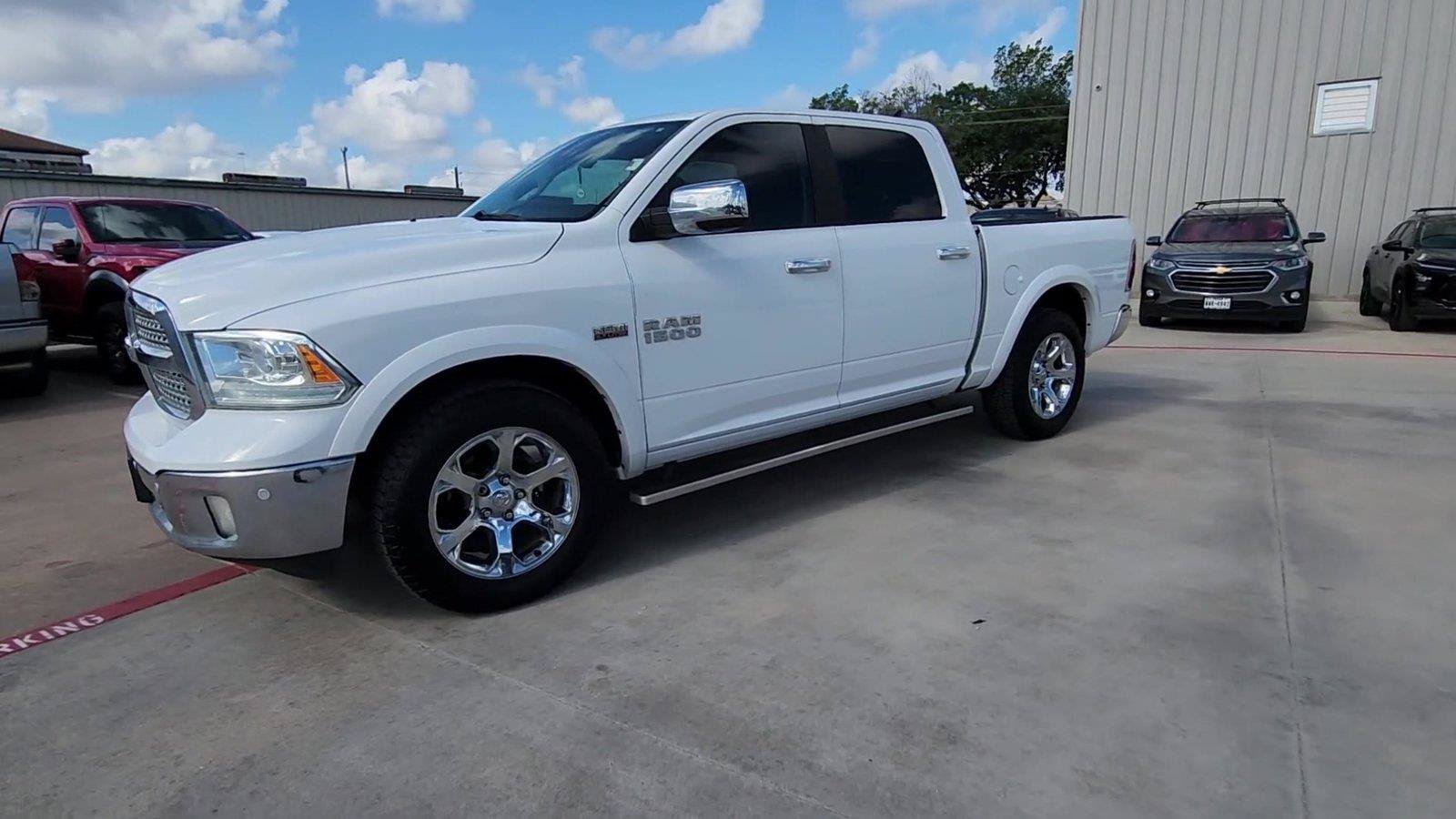 Used 2015 RAM 1500 Laramie w/ Convenience Group AWD/4WD image 4