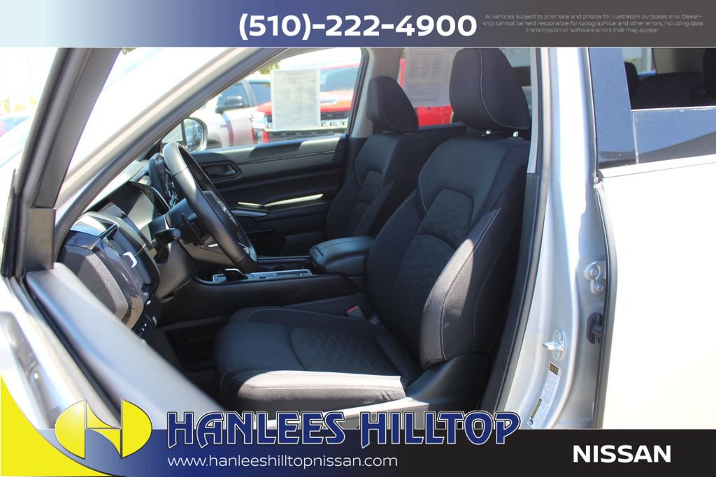Used 2025 Nissan Pathfinder SV FWD image 13