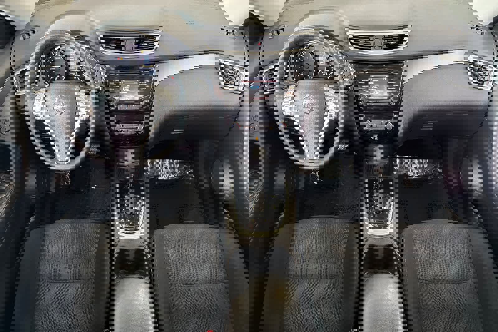 Used 2016 Nissan Rogue SV w/ SV Moonroof Package image 3