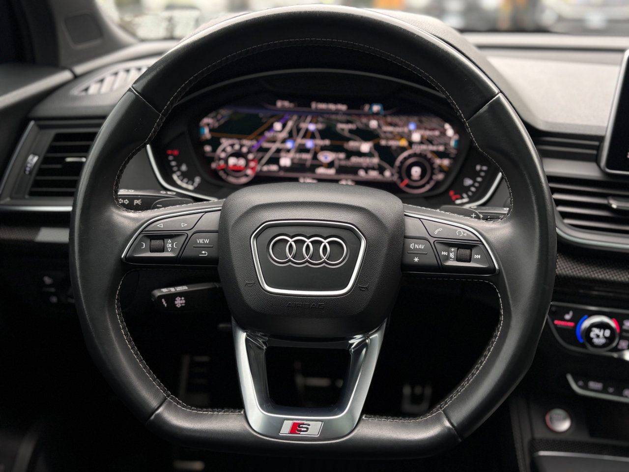 Used 2020 Audi SQ5 Premium Plus w/ Premium Plus Package image 22