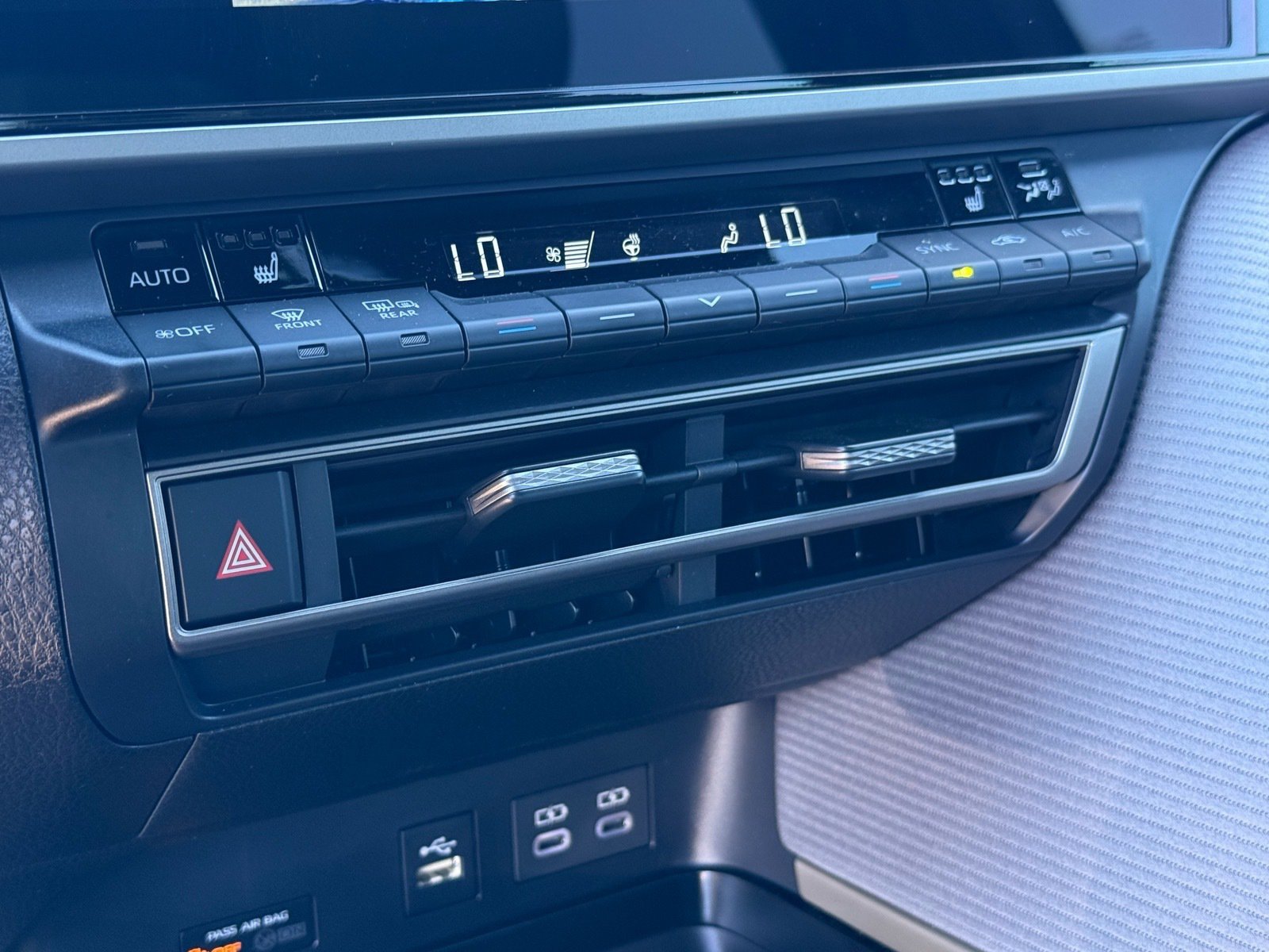 Used 2026 Toyota Camry SE w/ Multimedia Upgrade Package FWD image 22